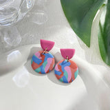Modela con Fimo pendientes de colores