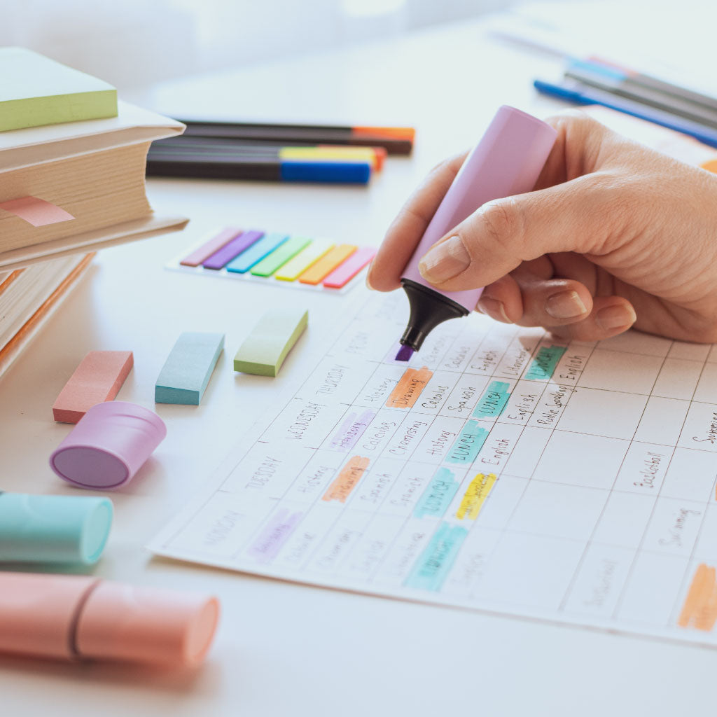 Cómo organizar tus apuntes manuales de forma efectiva con el uso de colores