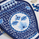 Flores Artemio em madeira cortadas