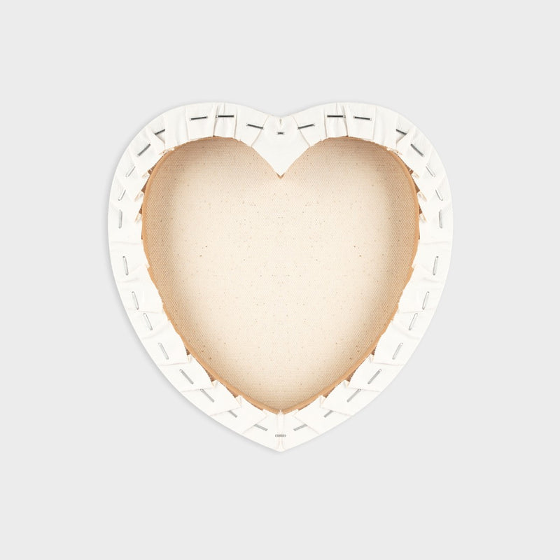 lienzo en forma de  corazón con bastidor de madera layers of