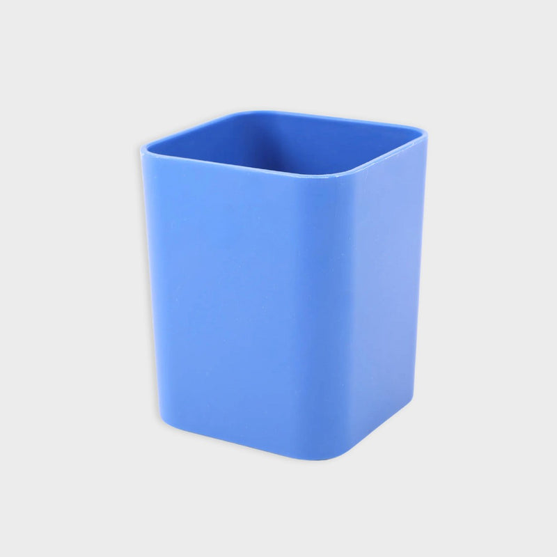 cubilete de plástico azul para lapiceros layers of