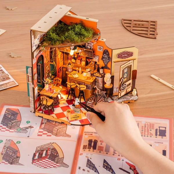Casa en miniatura DIY bar y restaurante Rolife Robotime 