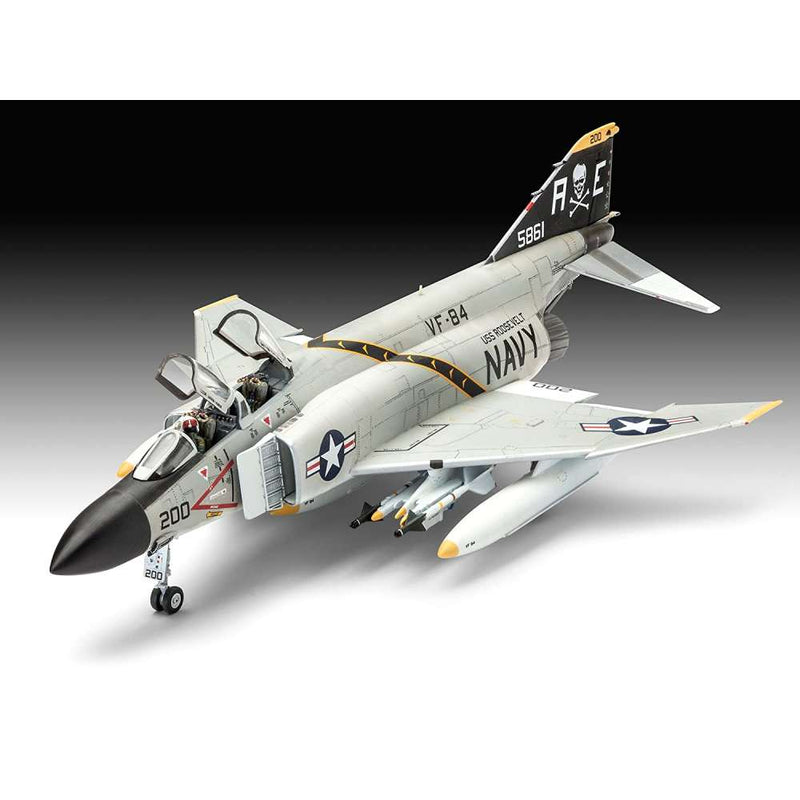 Maqueta F-4J Phantom II Revell (4)