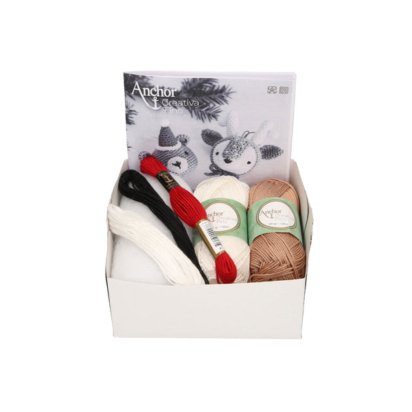 Kit de amigurumi para hacer dos bolas de Navidad con forma de renos, de la marca Anchor - milbby tienda de manualidades bellas artes y scrap - contenido
