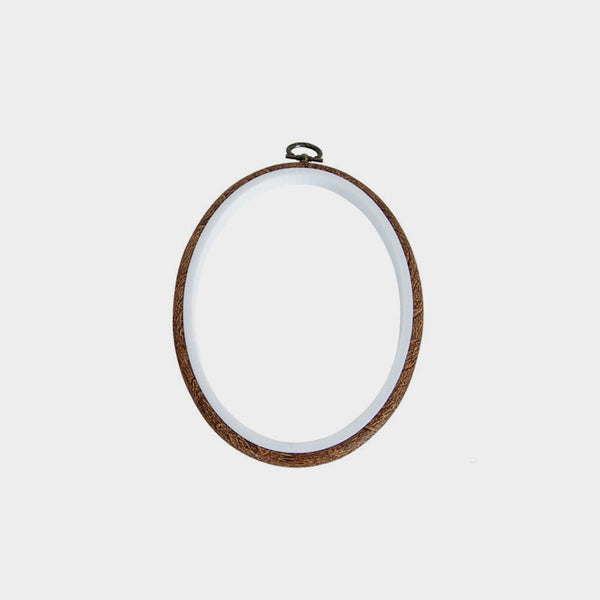 Bastidor de Plástico Ovalado Efecto Madera 17,5 cm DMC (1)